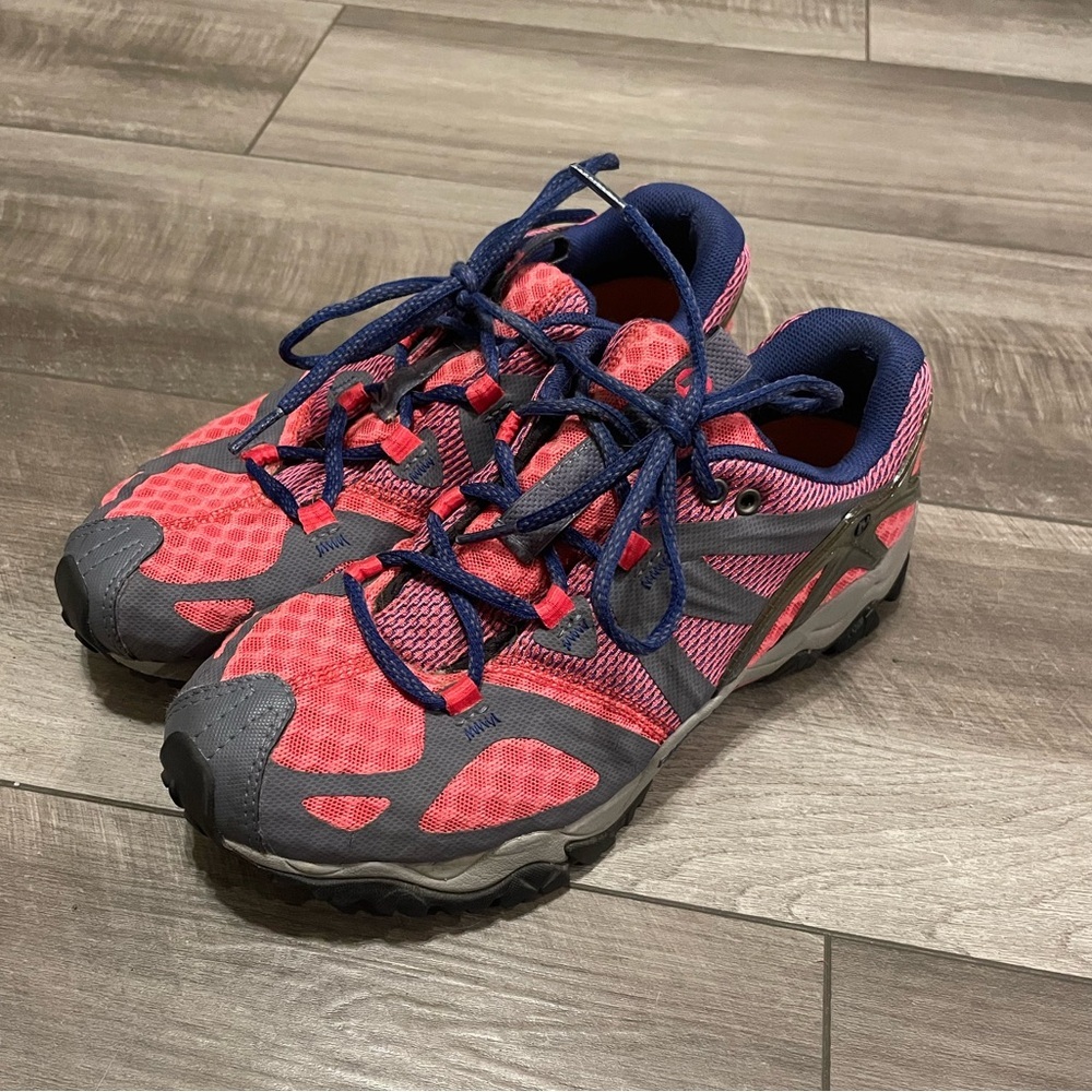 Merrell Grassbow Air Trail Pink and Gray Women’s Running Shoes Size 7
